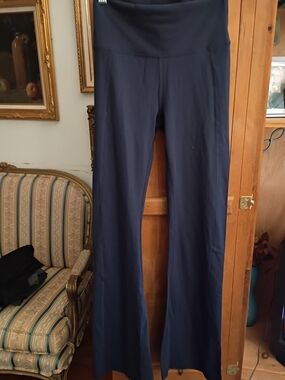 Fabletics Navy Boot cut Leg Yoga Pants